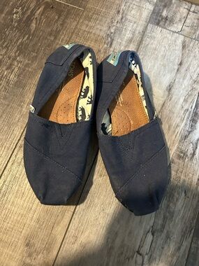 Toms Navy Canvas Slip-On Flats